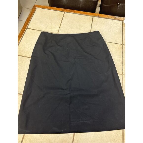 Leggiadro Black Size 4 Midi Skirt. Preowned. Excellent Quality - Picture 1 of 5